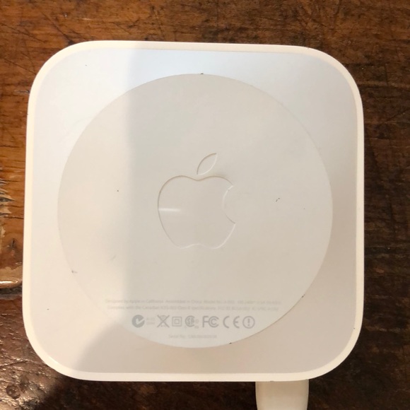 ** SOLD **. Apple Airport Express A1392 - Picture 4 of 8